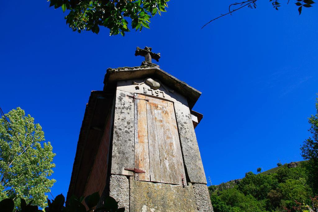 منزل الضيف فييرا دو مينهو  في Aldeia Turistica De Louredo المظهر الخارجي الصورة