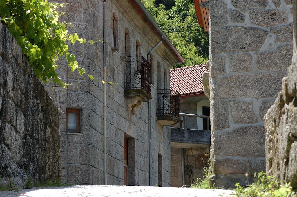 منزل الضيف فييرا دو مينهو  في Aldeia Turistica De Louredo المظهر الخارجي الصورة
