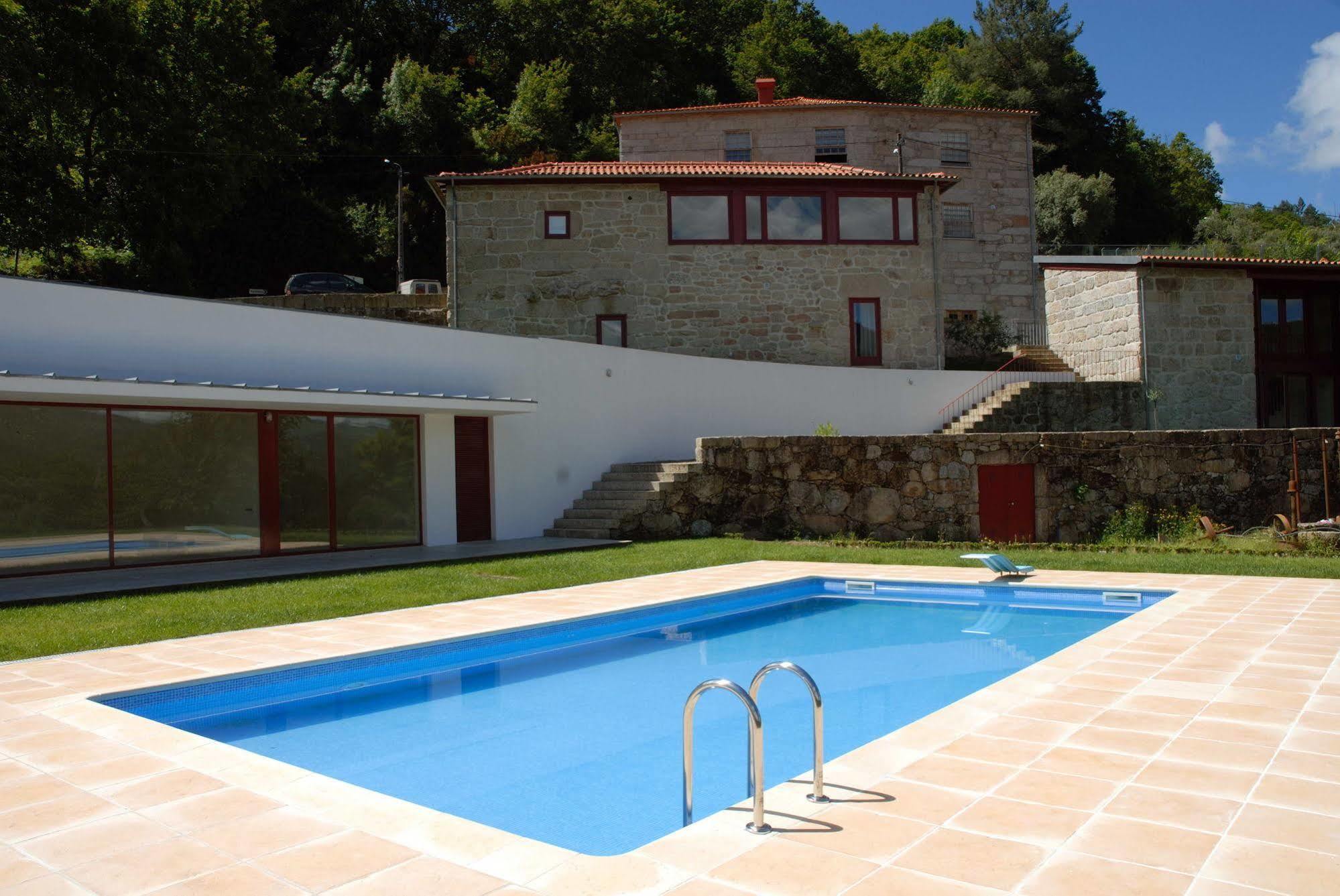 منزل الضيف فييرا دو مينهو  في Aldeia Turistica De Louredo المظهر الخارجي الصورة
